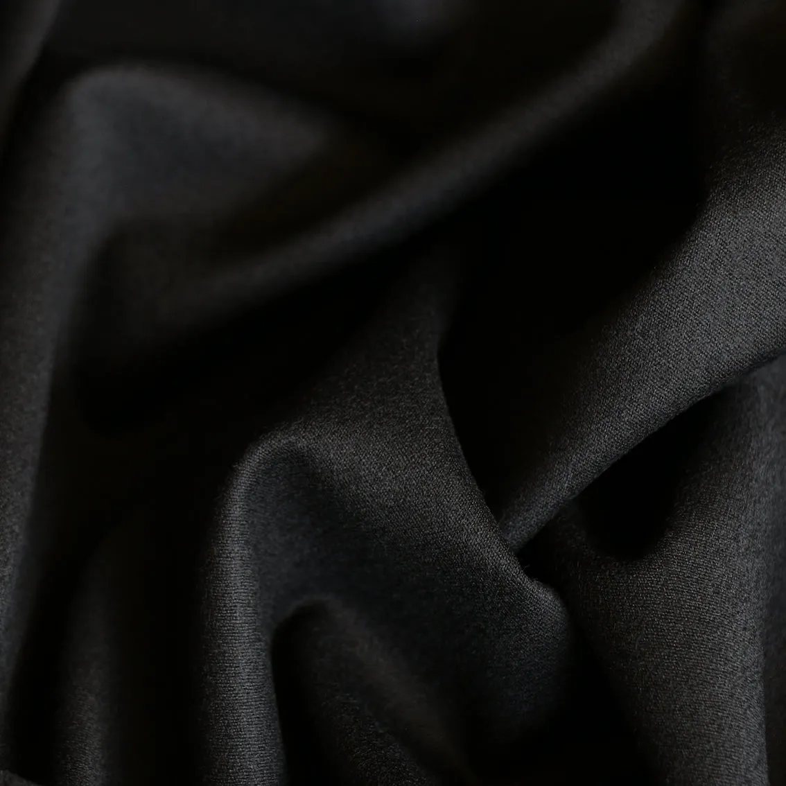 Cantucci Nero Stretch Wool