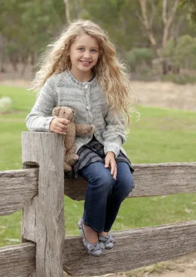 Easy Knits in Patons Wool Blend Aran (3737)