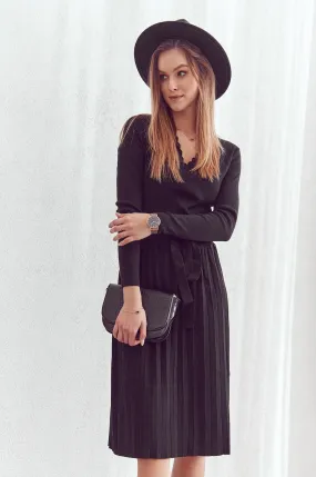 Midi dress with pleated hem black 87642