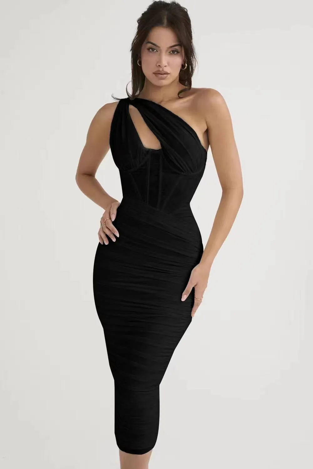 Solid Color Pleated One-shoulder Fishbone Cutout Dress