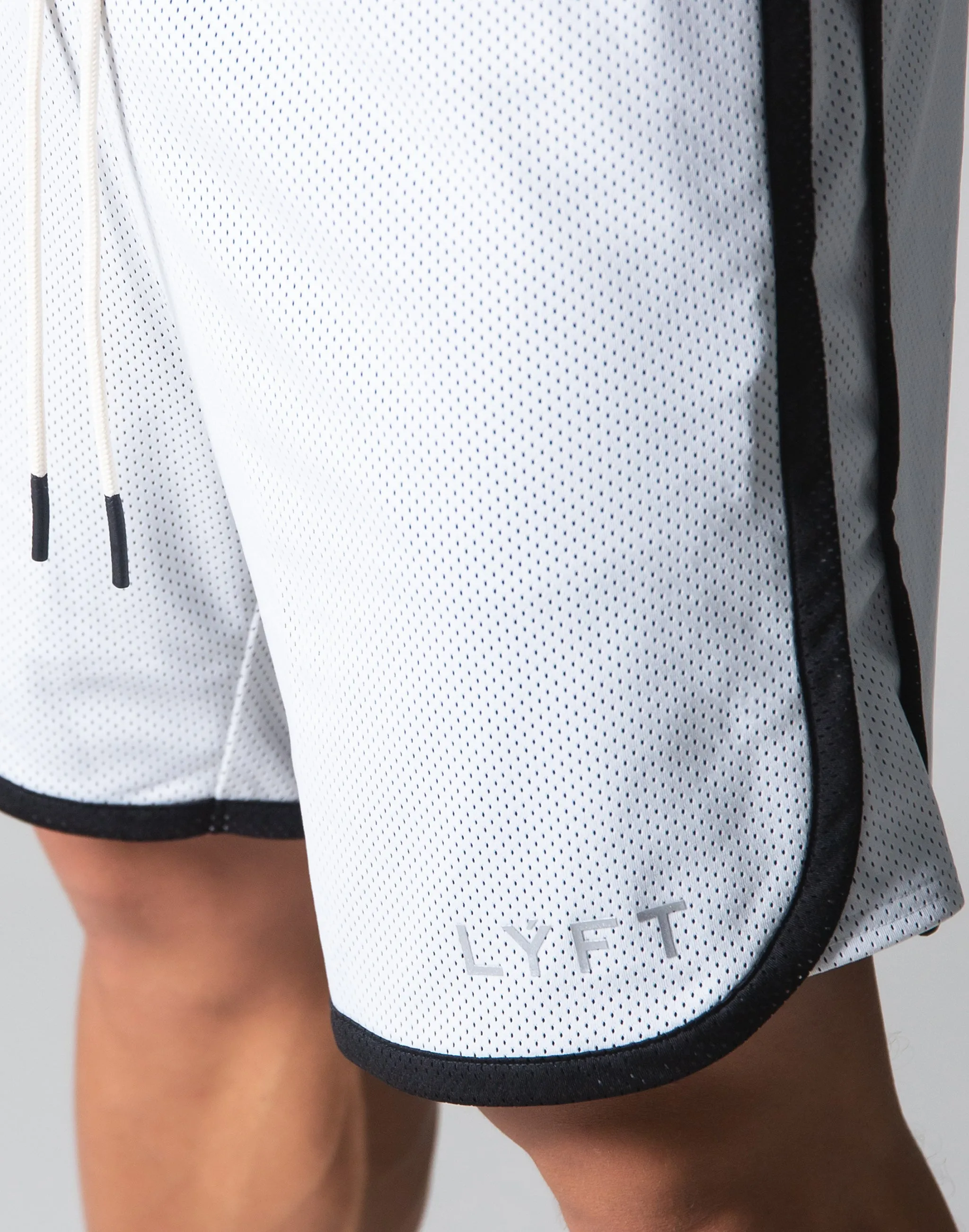 Wide Mesh Shorts - White