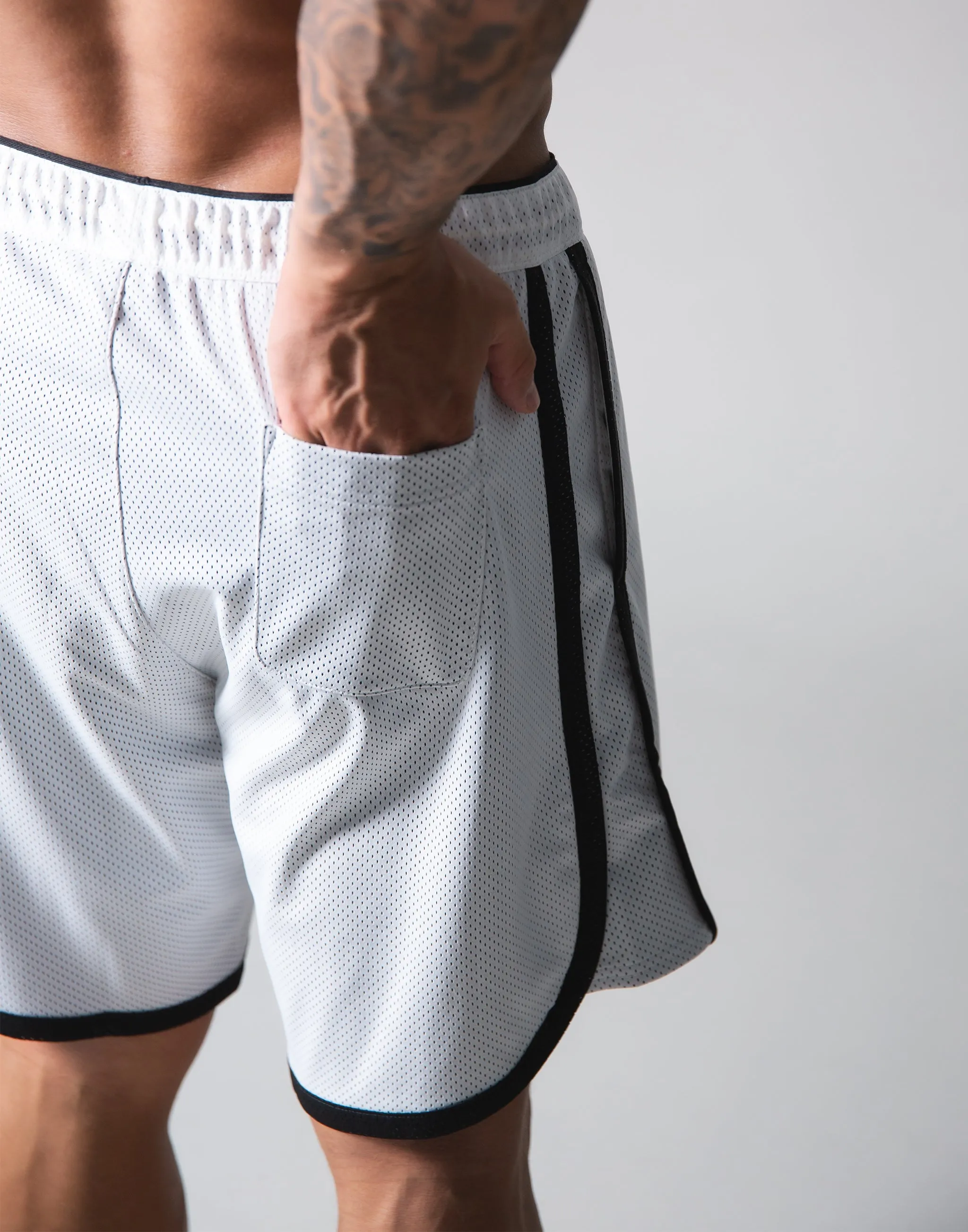 Wide Mesh Shorts - White